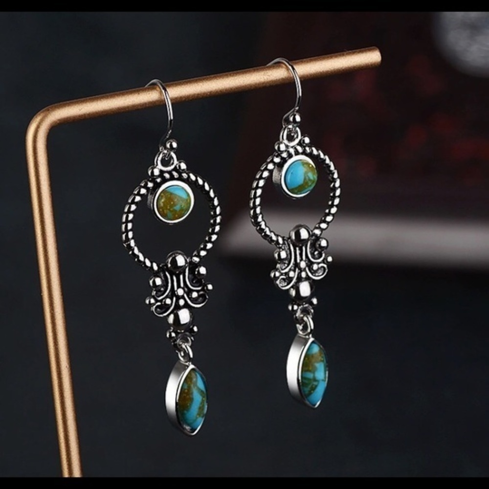 DROP EARRINGS